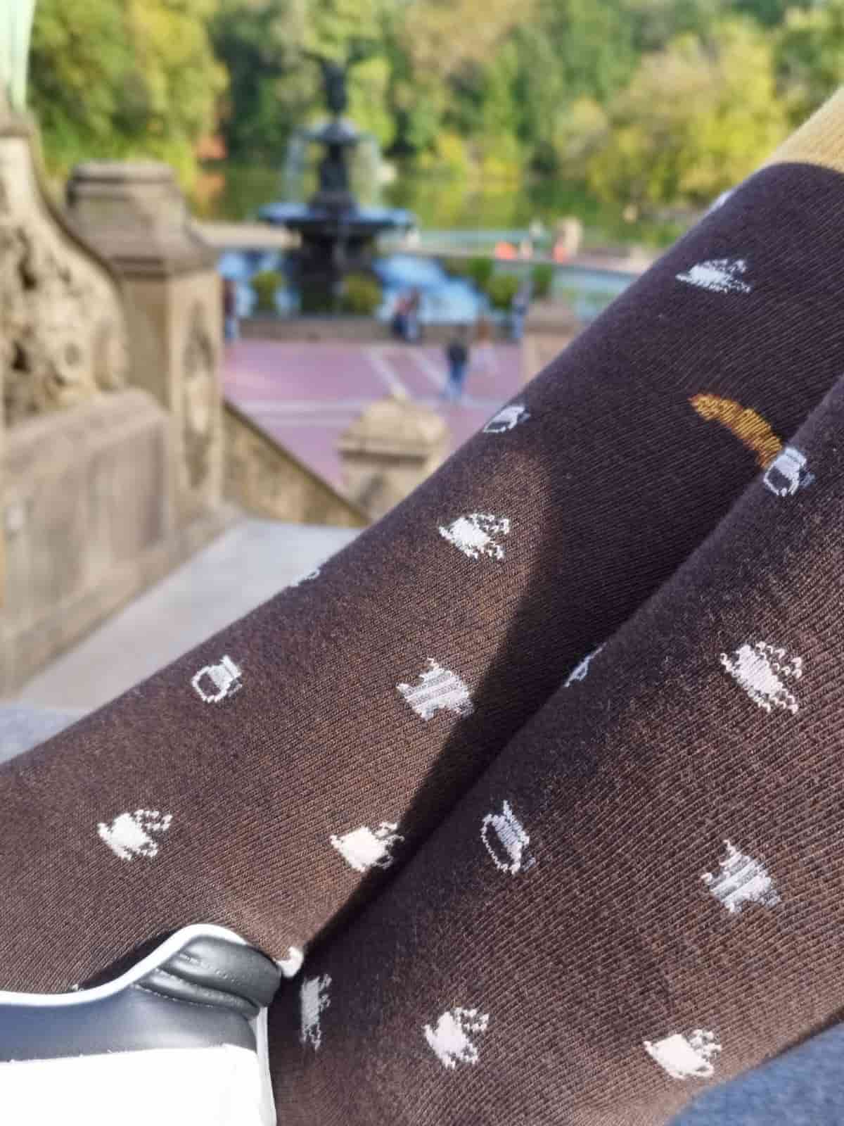 Café puestos calcetines solidarios