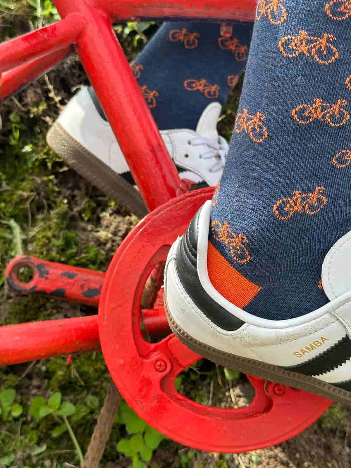 Bicis puestos Calcetines solidarios